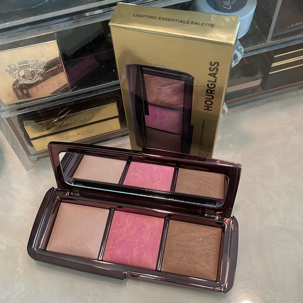 Hourglass Ambient Lighting Essentials Face Palette